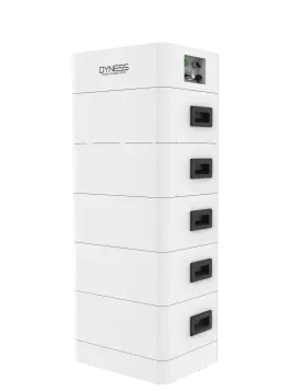 Dyness thuisbatterij als hoge toren van gestapelde accumodules