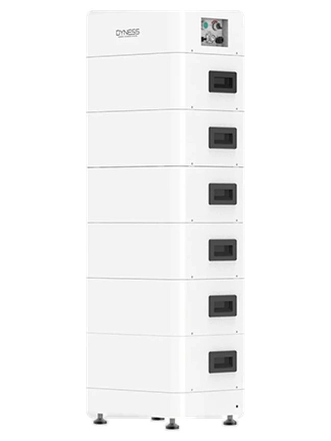Dyness thuisbatterij als hoge toren van zes gestapelde modules