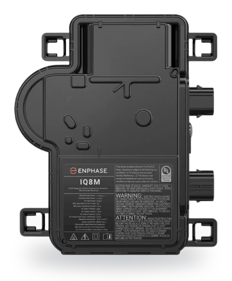 Enphase micro-omvormer, zwart kastje dat onder een zonnepaneel komt